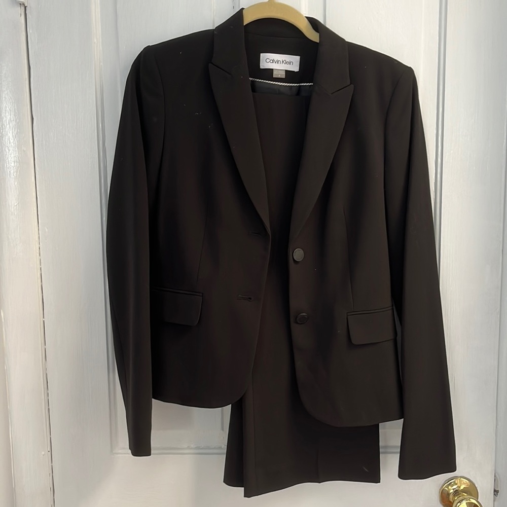 NWT Calvin Klein women’s suit jacket and suit pants